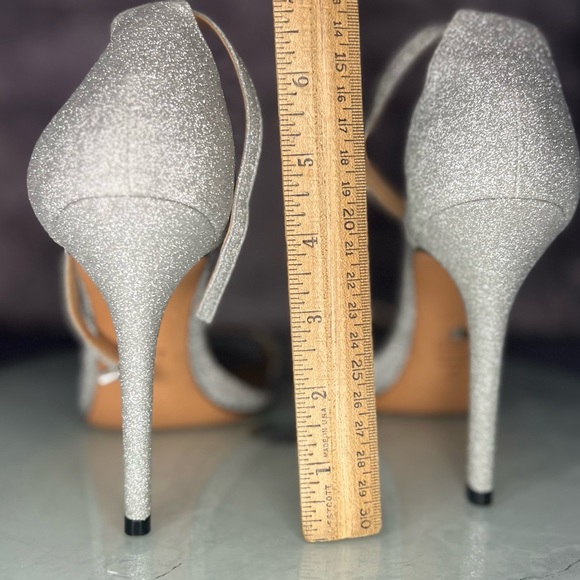 Shimmery silver simple minimalistic heels sandals - Picture 11 of 16